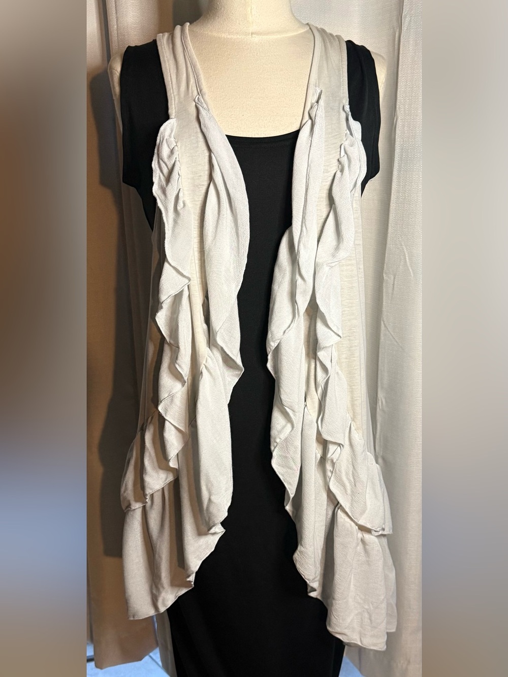 H&M Light Gray Ruffle Vest Scarf - Picture 10 of 11